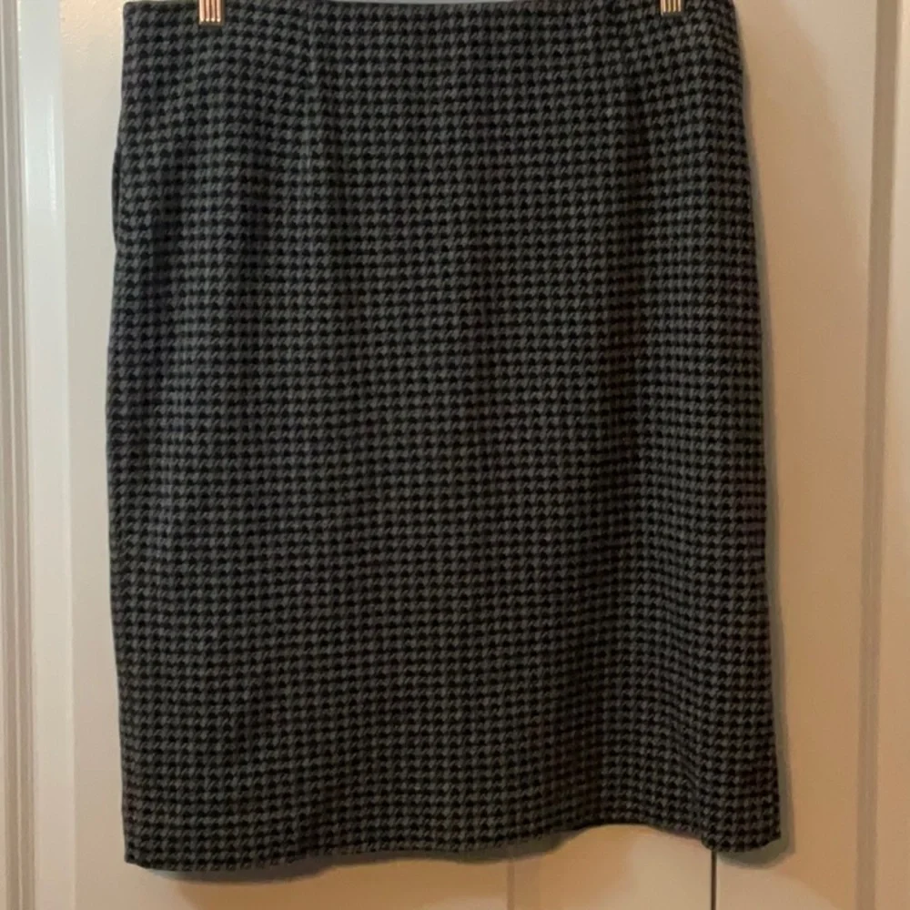 J. Jill Black and Gray Pencil Skirt
